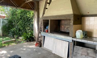 Casa en venta - 3 Dormitorios 2 Baños - 289Mts2 - Florencio Varela