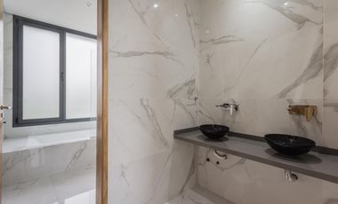 VENTA CASA 7 AMBIENTES - SALIDA LAGUNA - CHACRAS DE LA RESERVA