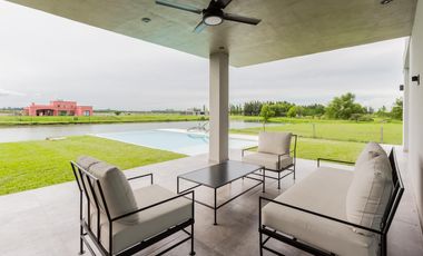 VENTA CASA 7 AMBIENTES - SALIDA LAGUNA - CHACRAS DE LA RESERVA