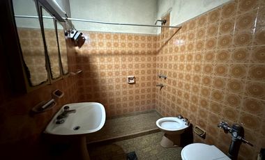 Casa a modernizar proxima al centro de Bernal