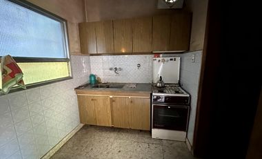 Casa a modernizar proxima al centro de Bernal