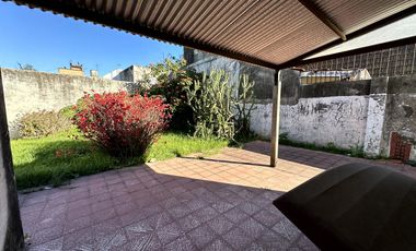 Casa a modernizar proxima al centro de Bernal