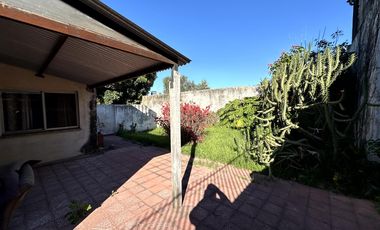 Casa a modernizar proxima al centro de Bernal