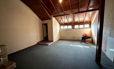 Casa a modernizar proxima al centro de Bernal