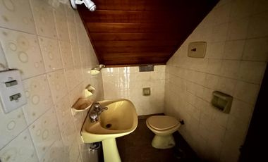 Casa a modernizar proxima al centro de Bernal