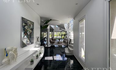 Venta casa 5 ambientes con vista a la laguna en Nuevo Quilmes