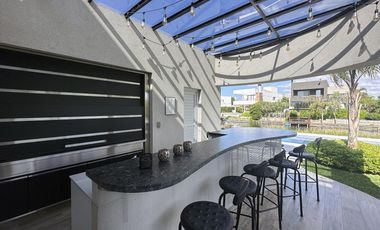 Venta casa 5 ambientes con vista a la laguna en Nuevo Quilmes