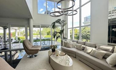Venta casa 5 ambientes con vista a la laguna en Nuevo Quilmes