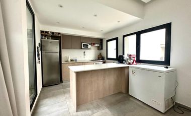 PH 3 AMBIENTES A ESTRENAR CON PATIO Y TERRAZA EN LA BOCA VENTA