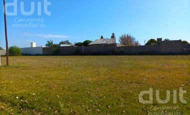 Lote a la venta en el ingreso de Bouwer
