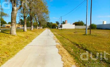 Lote a la venta en el ingreso de Bouwer