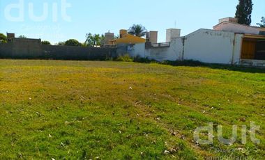 Lote a la venta en el ingreso de Bouwer