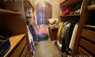 Venta casa 4 ambientes, cochera y fondo libre con piscina en Don Bosco