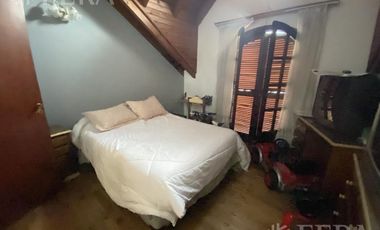 Venta casa 4 ambientes, cochera y fondo libre con piscina en Don Bosco