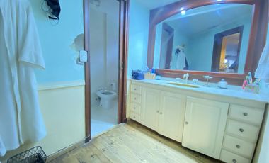 Venta casa 4 ambientes, cochera y fondo libre con piscina en Don Bosco