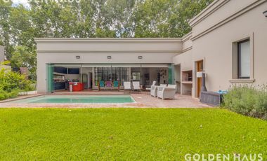Excelente casa de 5 amb. en Barrio Privado Sausalito