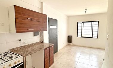 Oportunidad. Departamento en Venta de 2 plantas. Sin expensas. Centro Zárate