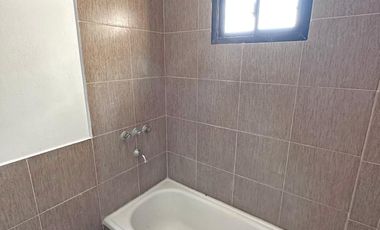 Oportunidad. Departamento en Venta de 2 plantas. Sin expensas. Centro Zárate