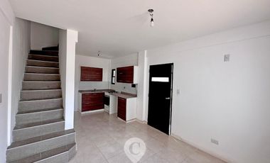 Oportunidad. Departamento en Venta de 2 plantas. Sin expensas. Centro Zárate