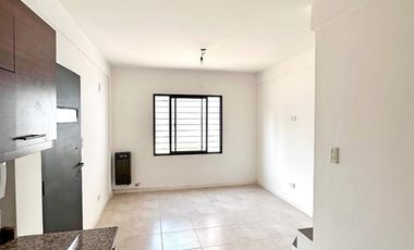 Oportunidad. Departamento en Venta de 2 plantas. Sin expensas. Centro Zárate