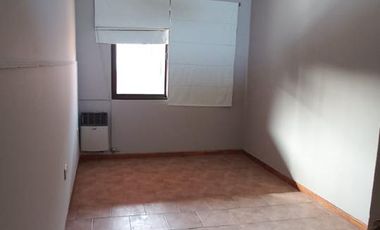 Casa en venta - 3 Dormitorios 2 Baños - 200Mts2 - Pehuajó