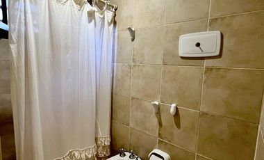 Casa en en La Caleta, con pileta!