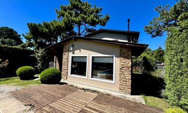 Casa en en La Caleta, con pileta!