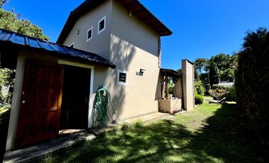 Casa en en La Caleta, con pileta!
