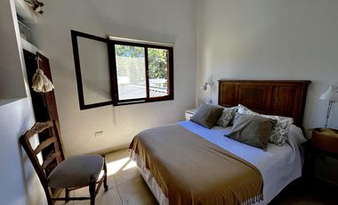 Casa en en La Caleta, con pileta!