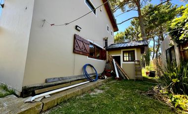 Casa en en La Caleta, con pileta!