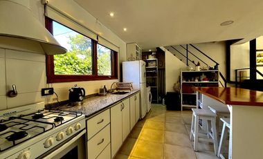 Casa en en La Caleta, con pileta!