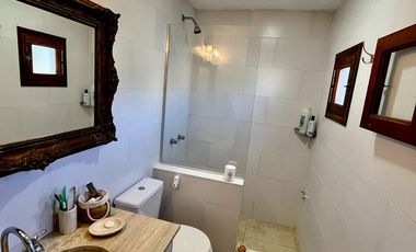 Casa en en La Caleta, con pileta!