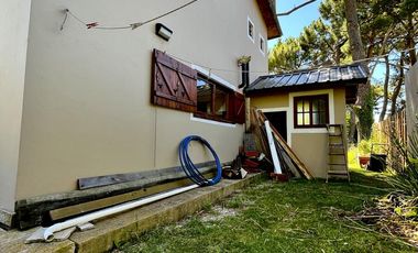 Casa en en La Caleta, con pileta!