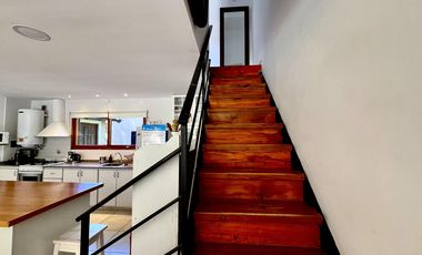 Casa en en La Caleta, con pileta!