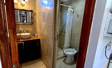 Casa en en La Caleta, con pileta!