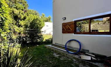 Casa en en La Caleta, con pileta!