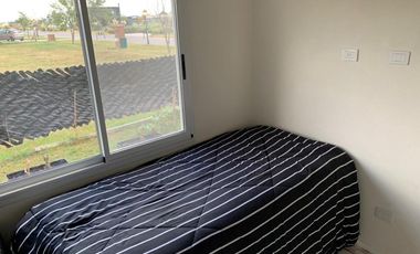VENTA Excelente casa en Venta en San Sebastian con Pileta 3 dorm. Gran fondo libre a la reserva!!!