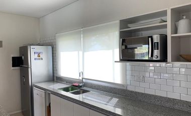 VENTA Excelente casa en Venta en San Sebastian con Pileta 3 dorm. Gran fondo libre a la reserva!!!