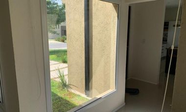 VENTA Excelente casa en Venta en San Sebastian con Pileta 3 dorm. Gran fondo libre a la reserva!!!