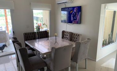 VENTA Excelente casa en Venta en San Sebastian con Pileta 3 dorm. Gran fondo libre a la reserva!!!