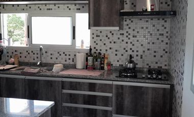 Casa en venta - 3 Dormitorios 3 Baños - 677Mts2 - Mar Chiquita