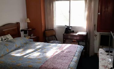 Departamento 3 ambientes con cochera compartida