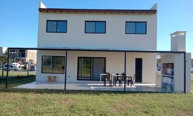 Puertos del Lago - Acacias | Venta | Casa con linda vista abierta, sin vecinos al fondo