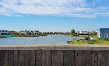 Puertos del Lago - Acacias | Venta | Casa con linda vista abierta, sin vecinos al fondo