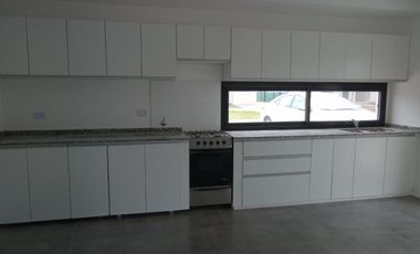 Puertos del Lago - Acacias | Venta | Casa con linda vista abierta, sin vecinos al fondo