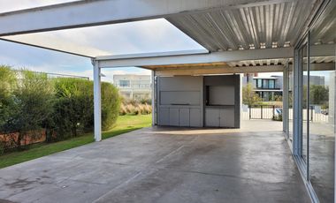 Puertos del Lago - Acacias | Venta | Casa con linda vista abierta, sin vecinos al fondo