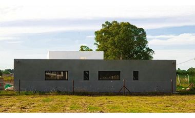 Casa en venta - 3 Dormitorios 4 Baños - Cocheras - 600Mts2 - Tiempos de Canning, Guernica
