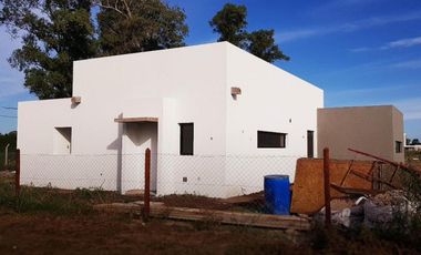 Casa en venta - 3 Dormitorios 4 Baños - Cocheras - 600Mts2 - Tiempos de Canning, Guernica