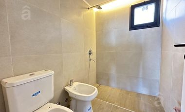 Semipiso en Venta en Villa Ballester - 3 ambientes con terraza y 2 cocheras