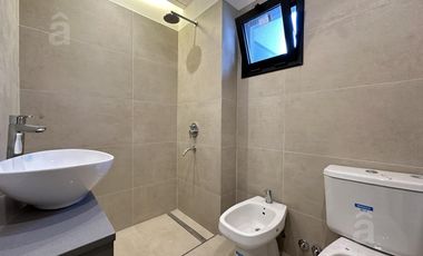 Semipiso en Venta en Villa Ballester - 3 ambientes con terraza y 2 cocheras